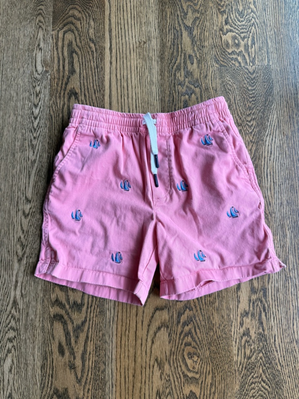 Vineyard Vines boys shorts. Beach-wear